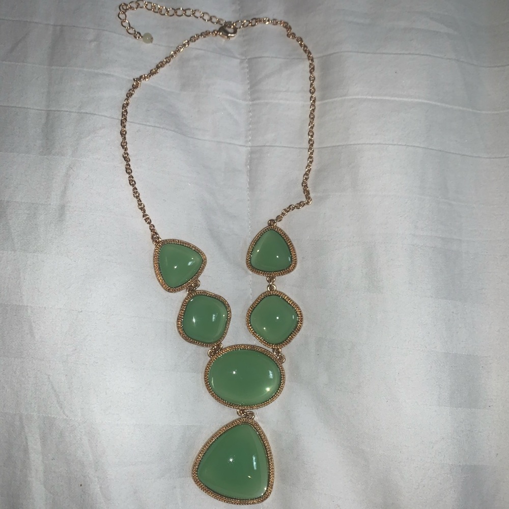 Avon - Statement Necklace (Light Green)